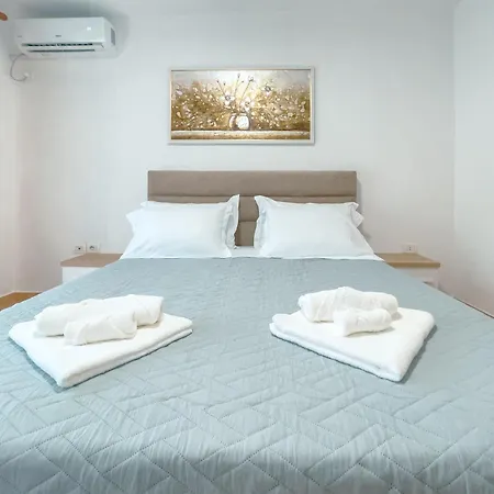 Urban Retreat Self Check-in 24h Apartman *